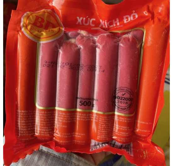 xúc xích đỏ